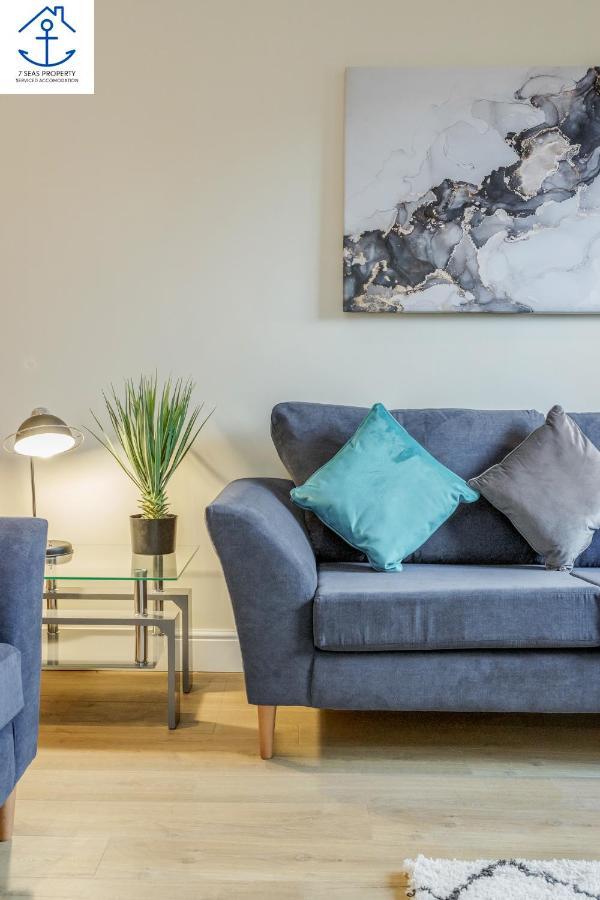 Spacious Luxury 2 Bed Apartment By 7 Seas Property Serviced Accommodation Maidenhead With Parking And Wifi Buitenkant foto